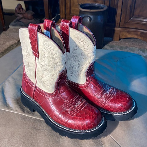 Ariat Fatbaby Red Alligator Print Cowgirl Boots - Picture 1 of 10